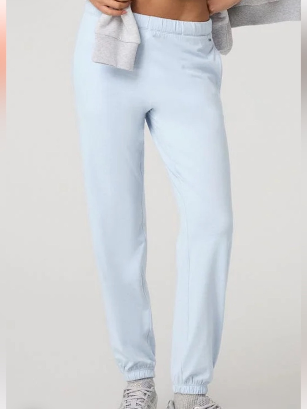 Vuori Women's Halo Modern Sweatpants in Soft Sky Heather Size Small